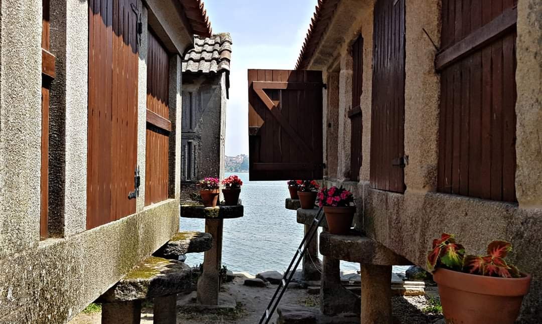 Combarro, un pequeño pueblo pesquero con un gran encanto histórico.