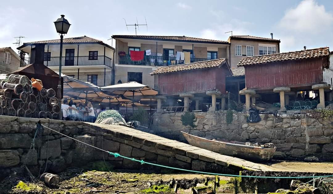 Combarro, un pequeño pueblo pesquero con un gran encanto histórico.