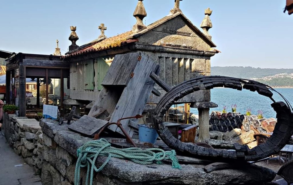 Combarro, un pequeño pueblo pesquero con un gran encanto histórico.