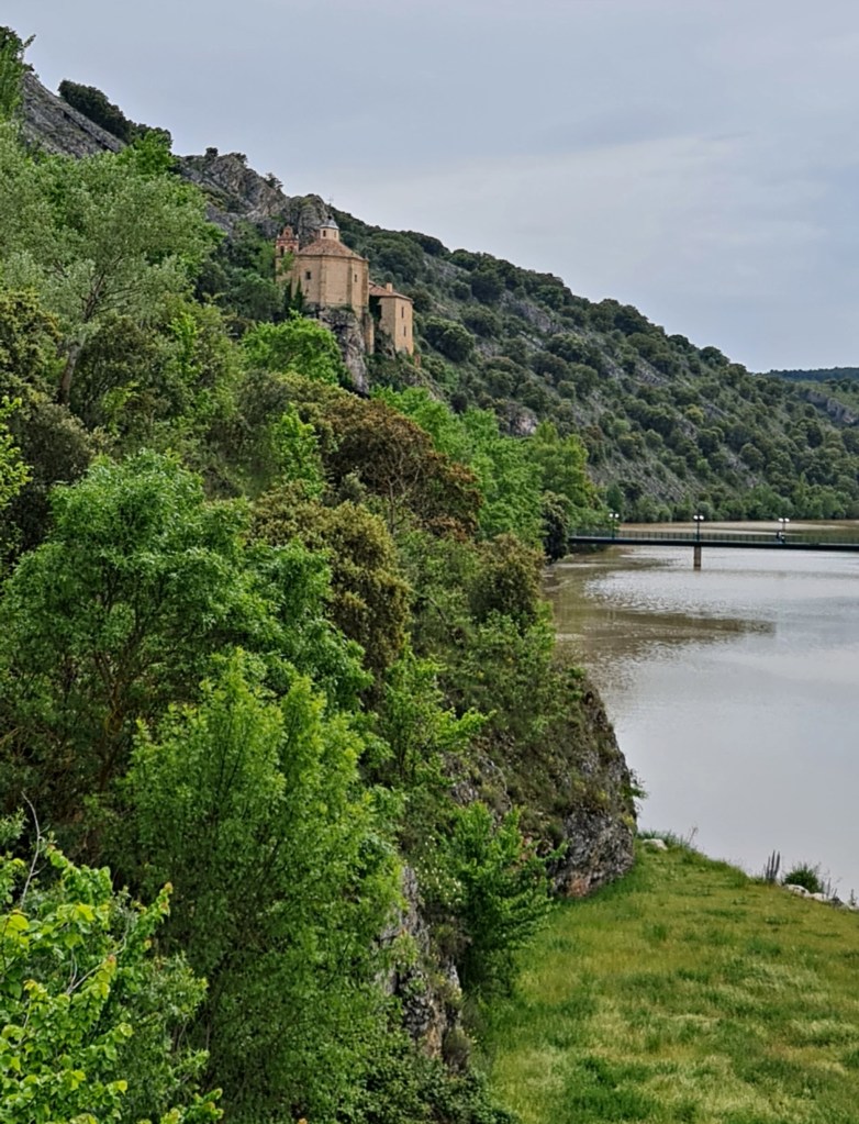 Ermita de San Saturio en Soria: guía completa para visitar el santuario más hermoso del Duero