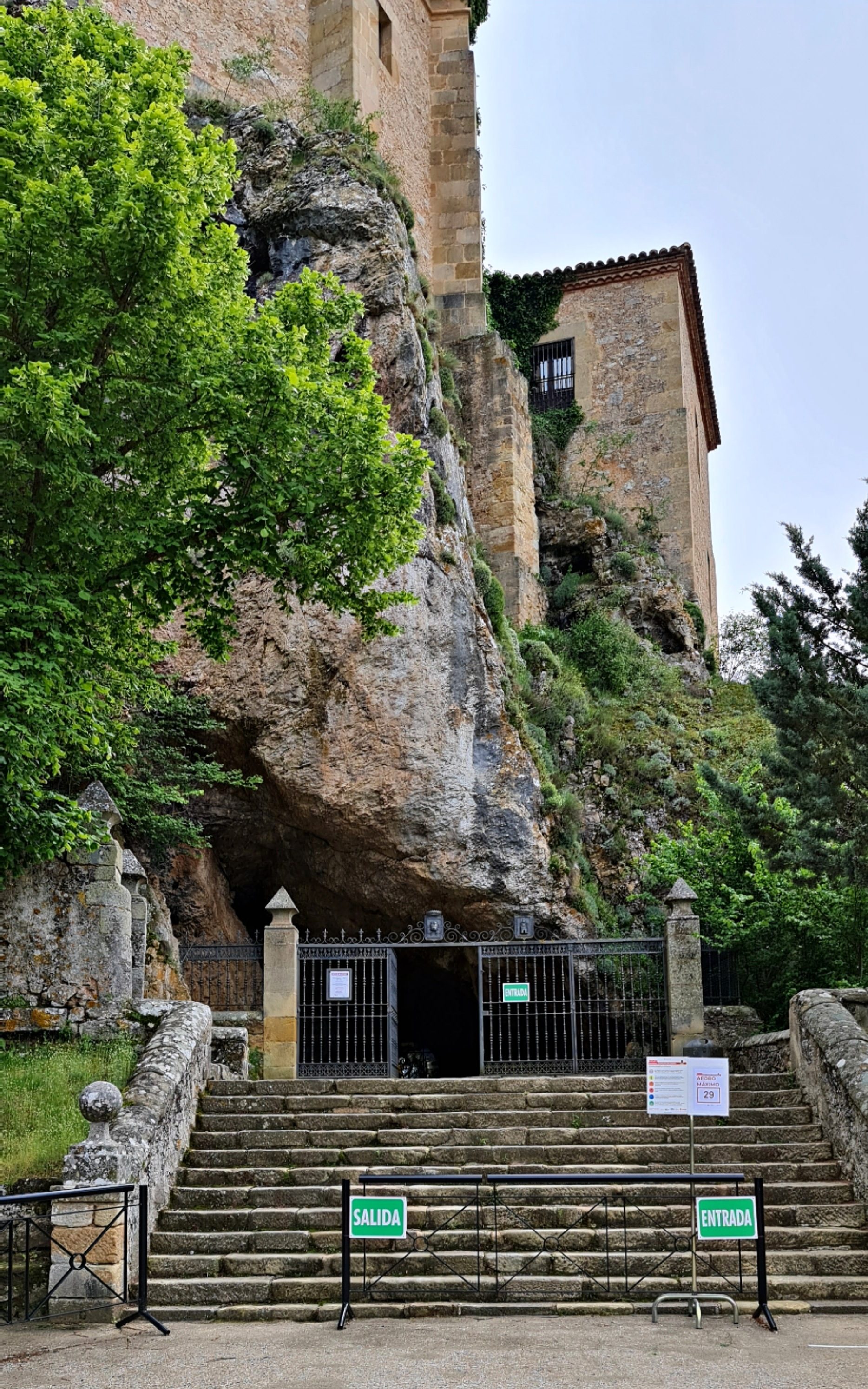 Ermita de San Saturio en Soria: guía completa para visitar el santuario más hermoso del Duero