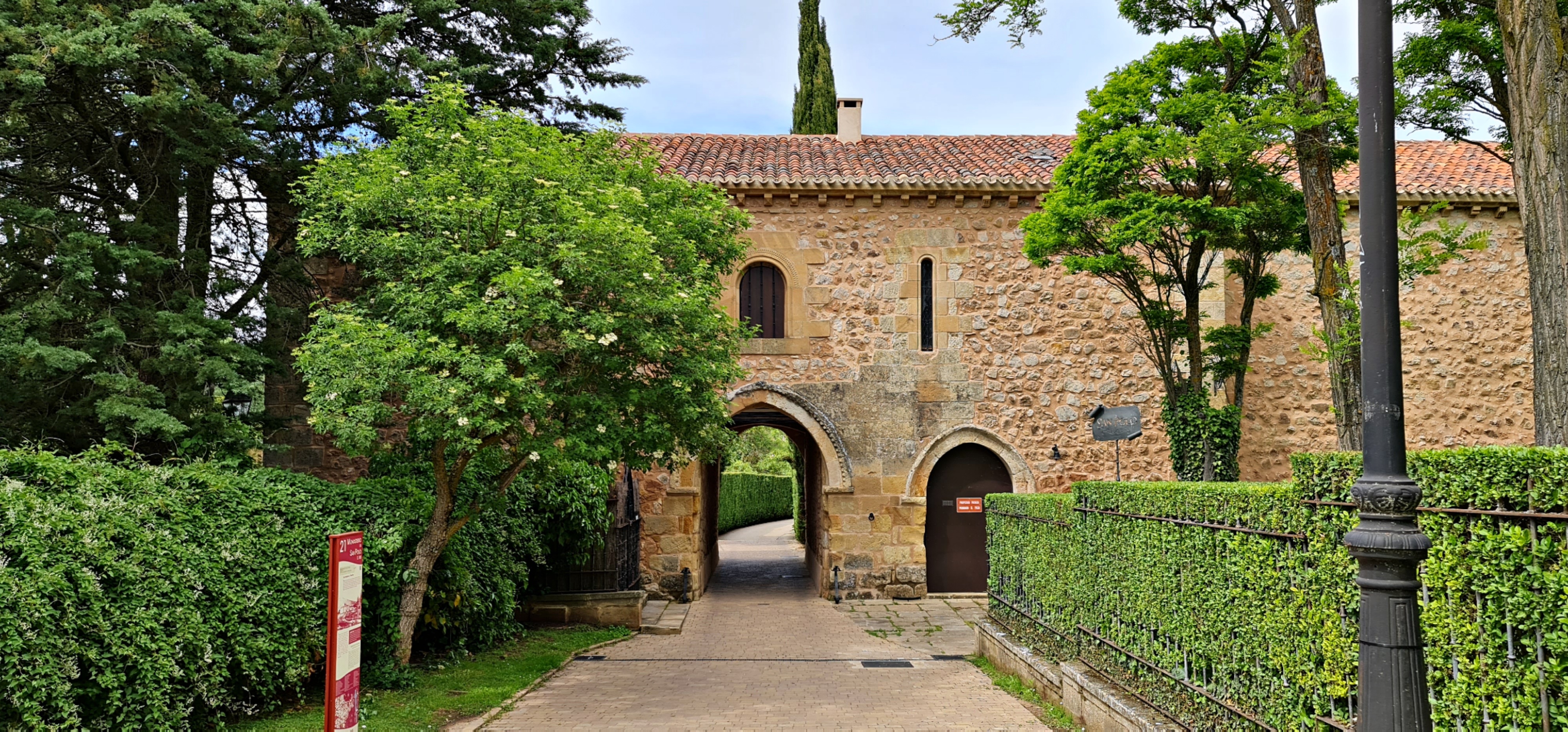 Ermita de San Saturio en Soria: guía completa para visitar el santuario más hermoso del Duero