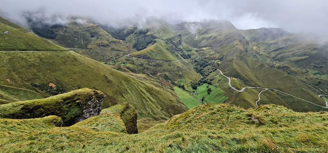 Portillo de Lunada, Ruta en Moto por los Valles Pasiegos y Puertos de Cantabria. Guía de Mototurismo Cantabria | SUKI ON THE ROAD