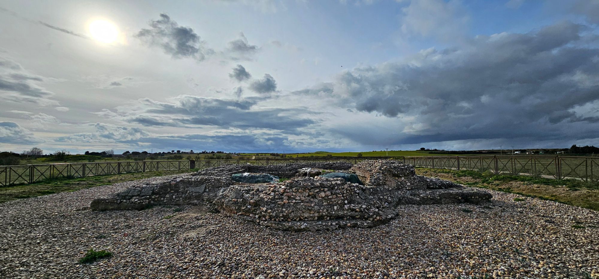 Mausoleo del yacimiento Arqueológico de Carranque | Guías de Mototurismo