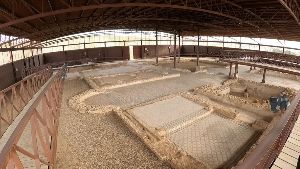 Villa de Materno, yacimiento de Carranque | Guías de Mototurismo SUKI ON THE ROAD