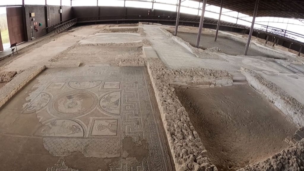 Villa de Materno, yacimiento de Carranque | Guías de Mototurismo SUKI ON THE ROAD