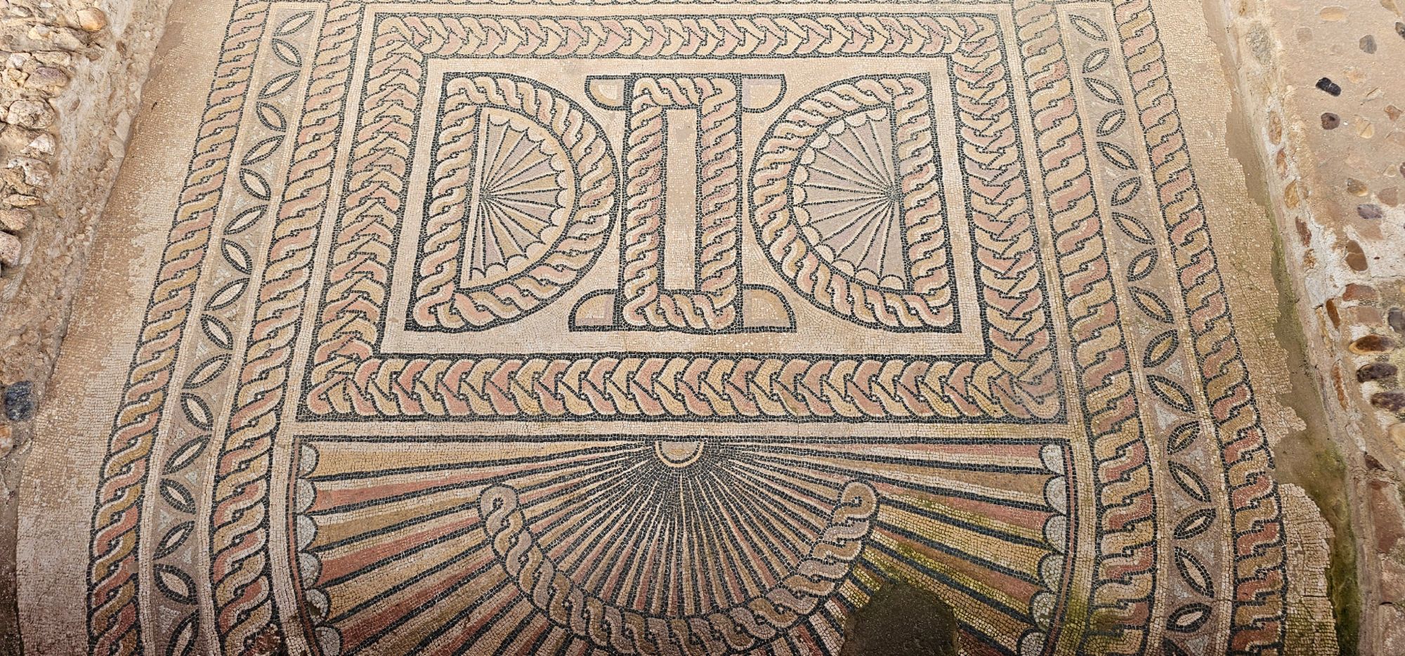 Villa de Materno, yacimiento de Carranque | Guías de Mototurismo SUKI ON THE ROAD