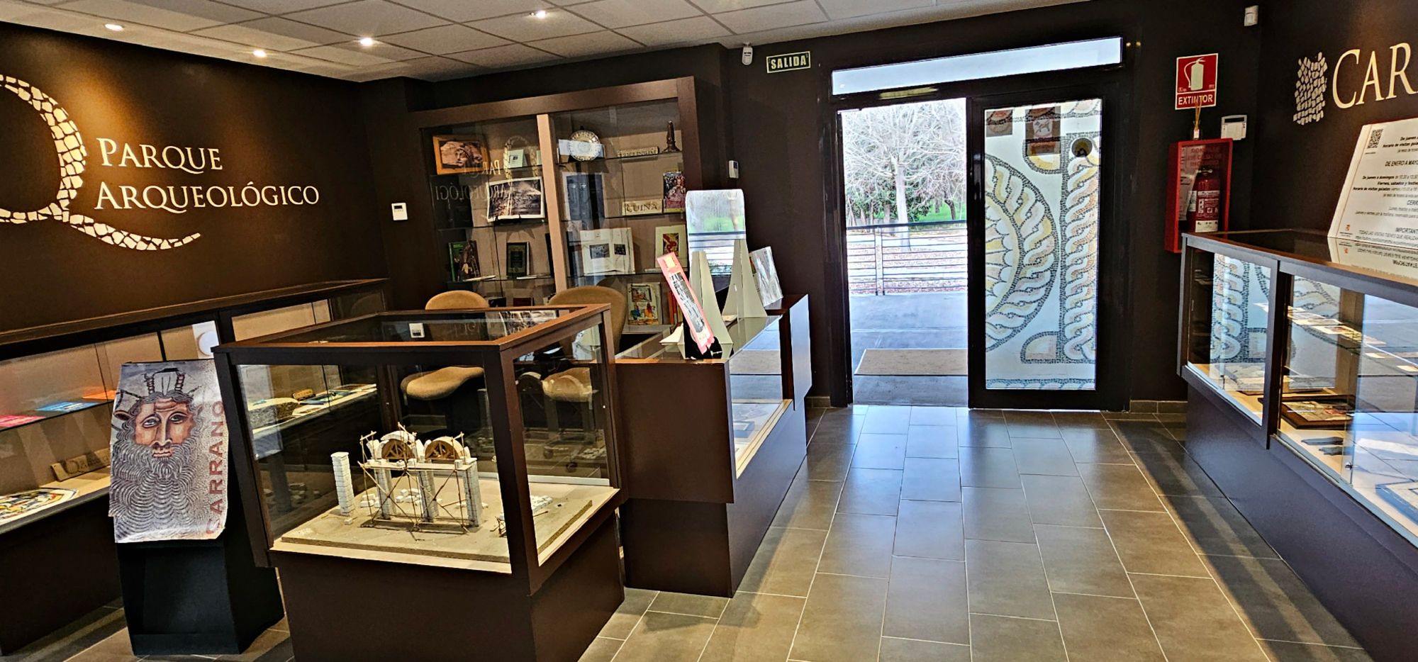 Centro de Interpretación, yacimiento de Carranque | Guías de Mototurismo SUKI ON THE ROAD