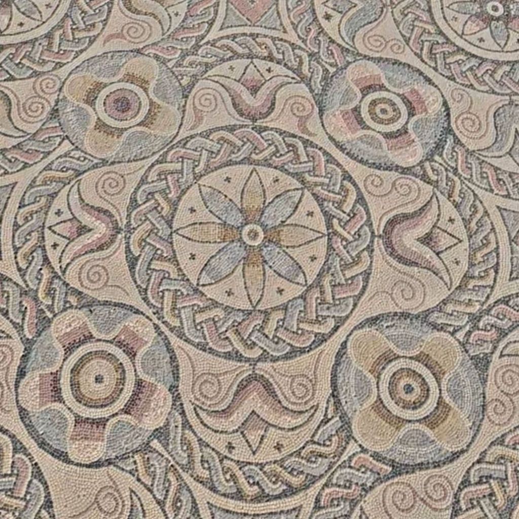 Mosaico del yacimiento de Carranque | Guías de Mototurismo SUKI ON THE ROAD