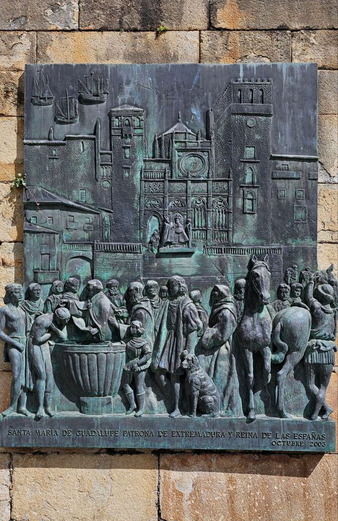 Cristóbal Colón y el Monasterio de Guadalupe. Rutas en Moto | Guía de Mototurismo Extremadura | SUKI ON THE ROAD