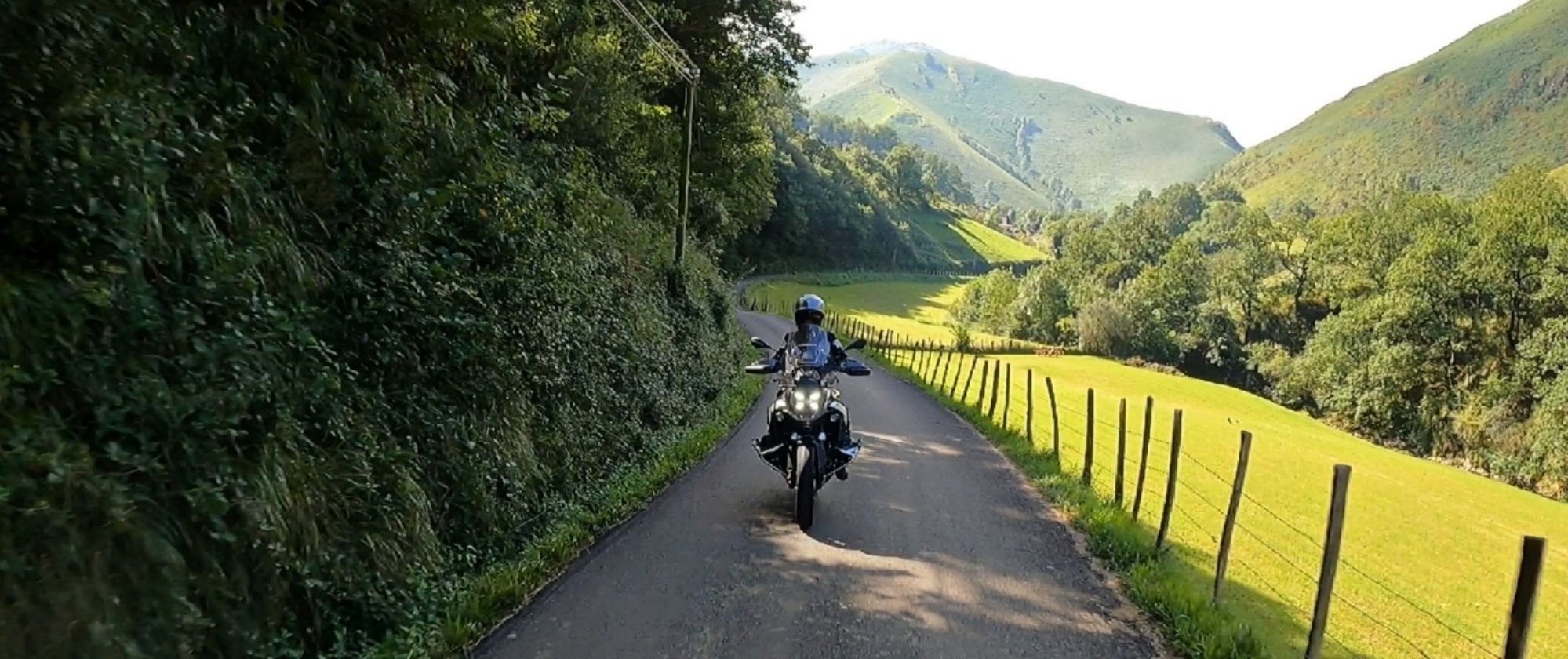 Transpirenaica en Moto: De Jaca a Hondarribia (Etapa Navarra) SUKI ON THE ROAD
