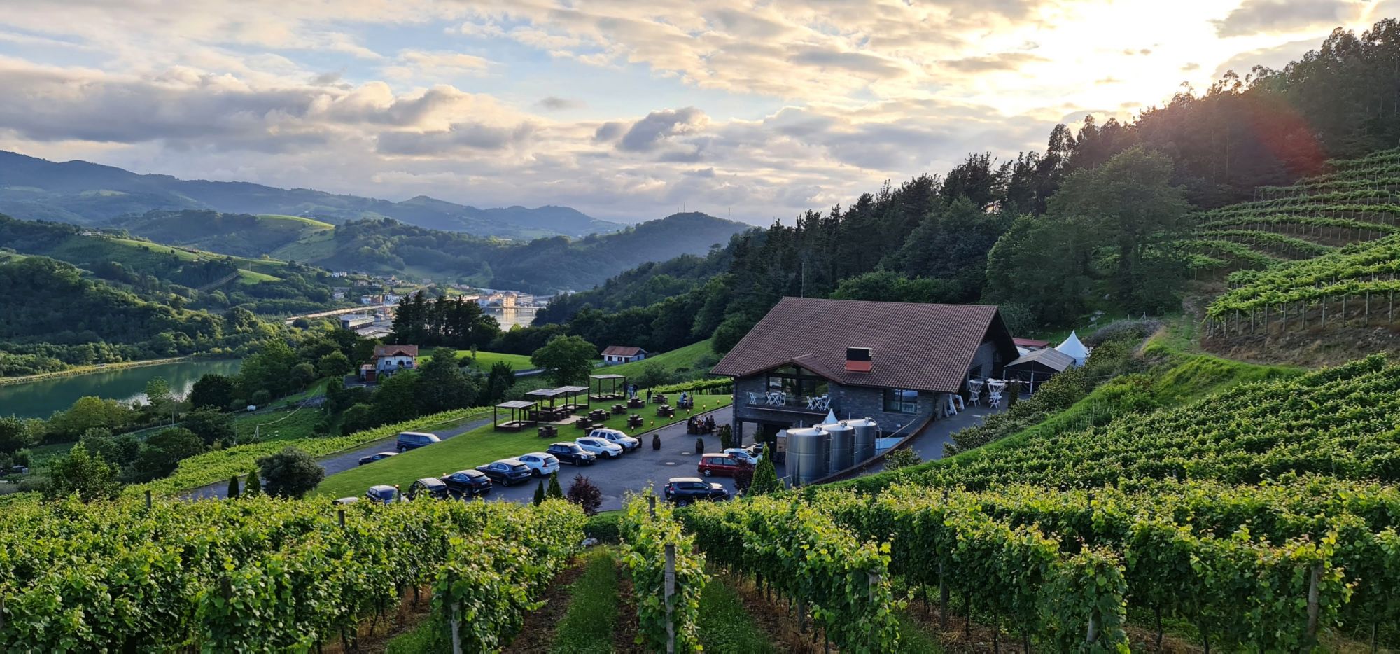 Ruta Mototurística por la Costa Vasca: Entre el Mar y los Flysch. Guía de Mototurismo País Vasco | SUKI ON THE ROAD