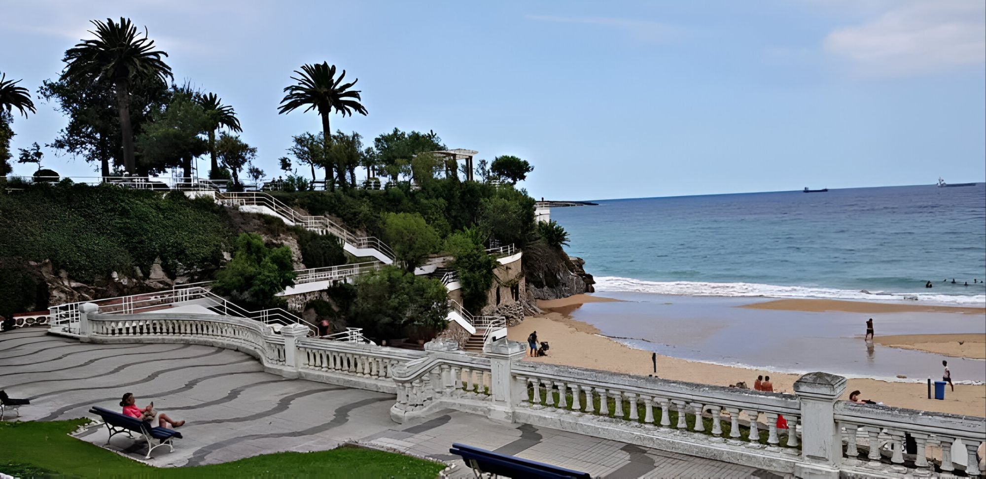 Jardines de Piquío en Santander | Ruta en Moto escénica Santander → Cabo Mayor → Faro de Ajo → Noja → Laredo | Guía de Mototurismo SUKI ON THE ROAD
