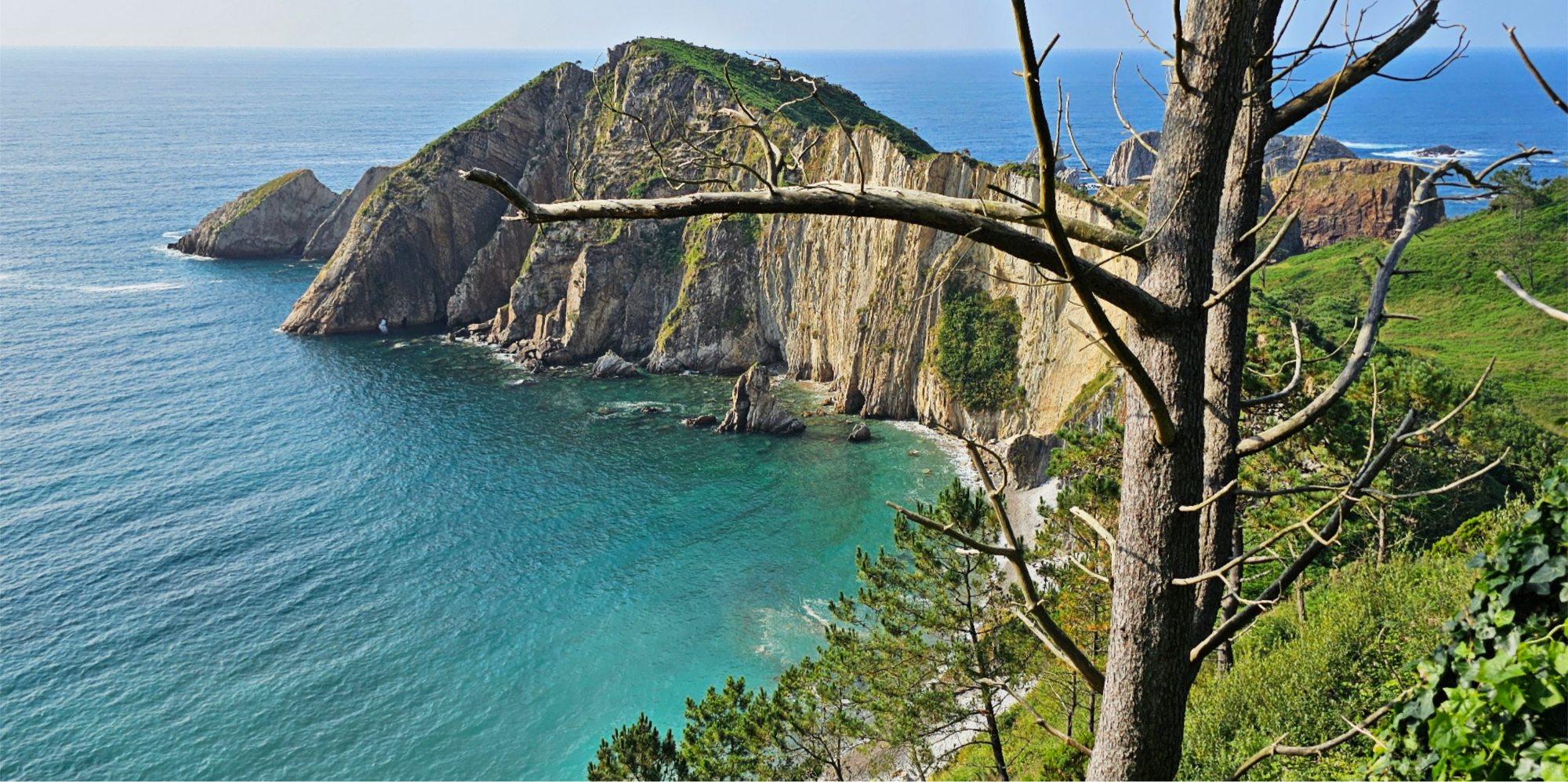 Playa del Silencio - Un secreto entre acantilados en Cudillero, Asturias | Guías de Mototurismo SUKI ON THE ROAD
