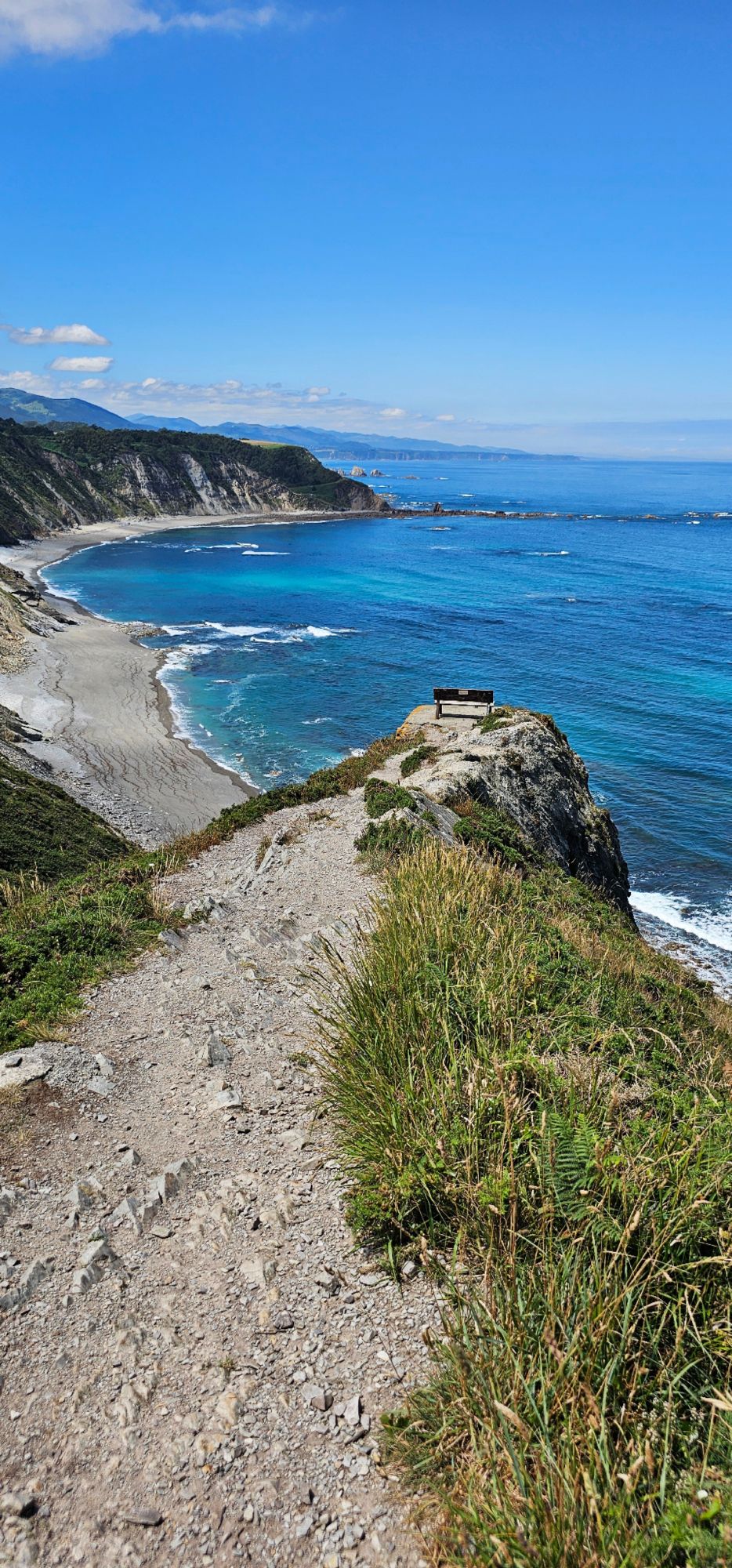 El balcón del fin del mundo, el banco más bonito de Asturias y uno de los mejores miradores del mundo. Guía de Mototurismo SUKI ON THE ROAD