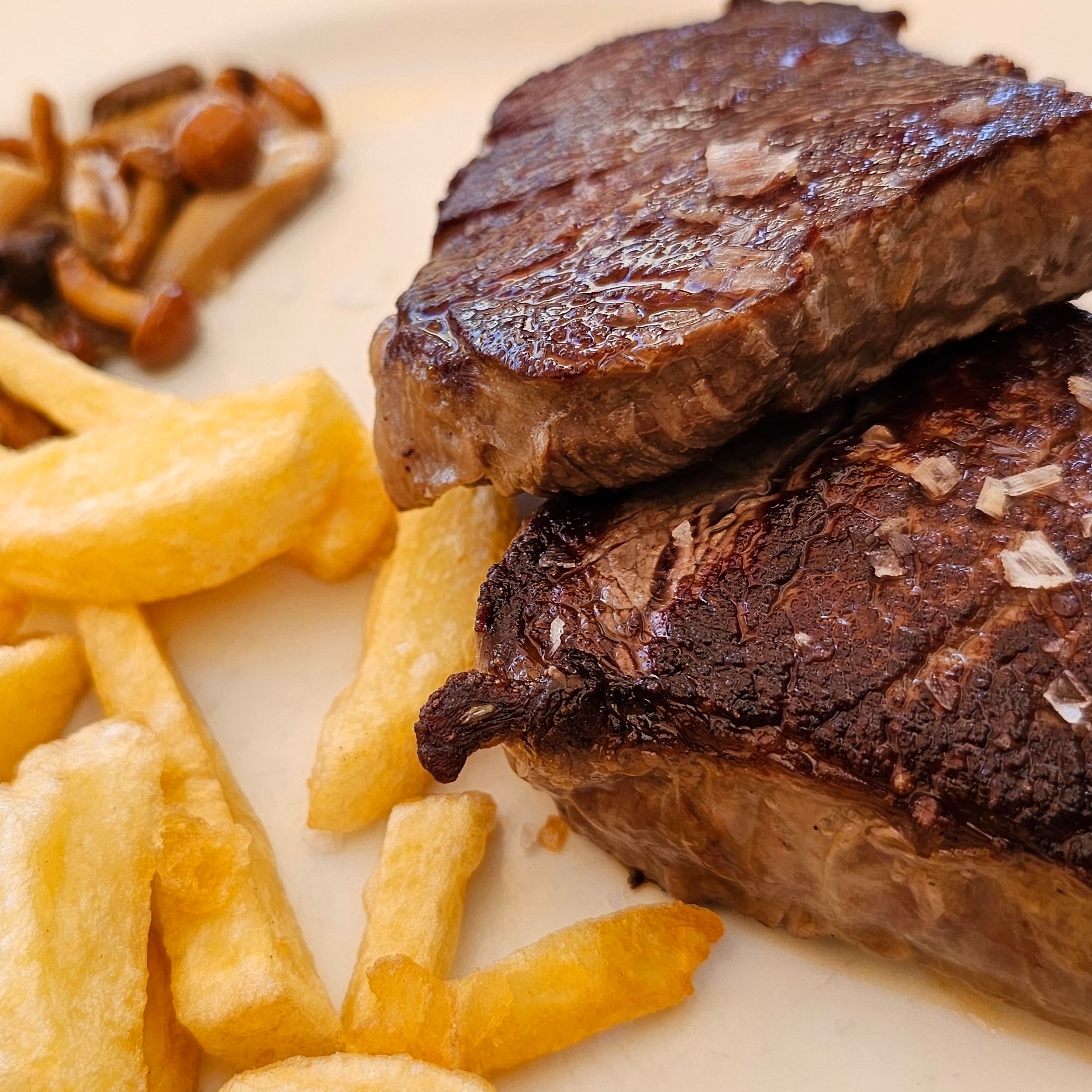 Restaurante Mirador de Toró, Llanes , Asturias. Guía de Mototurismo SUKI ON THE ROAD