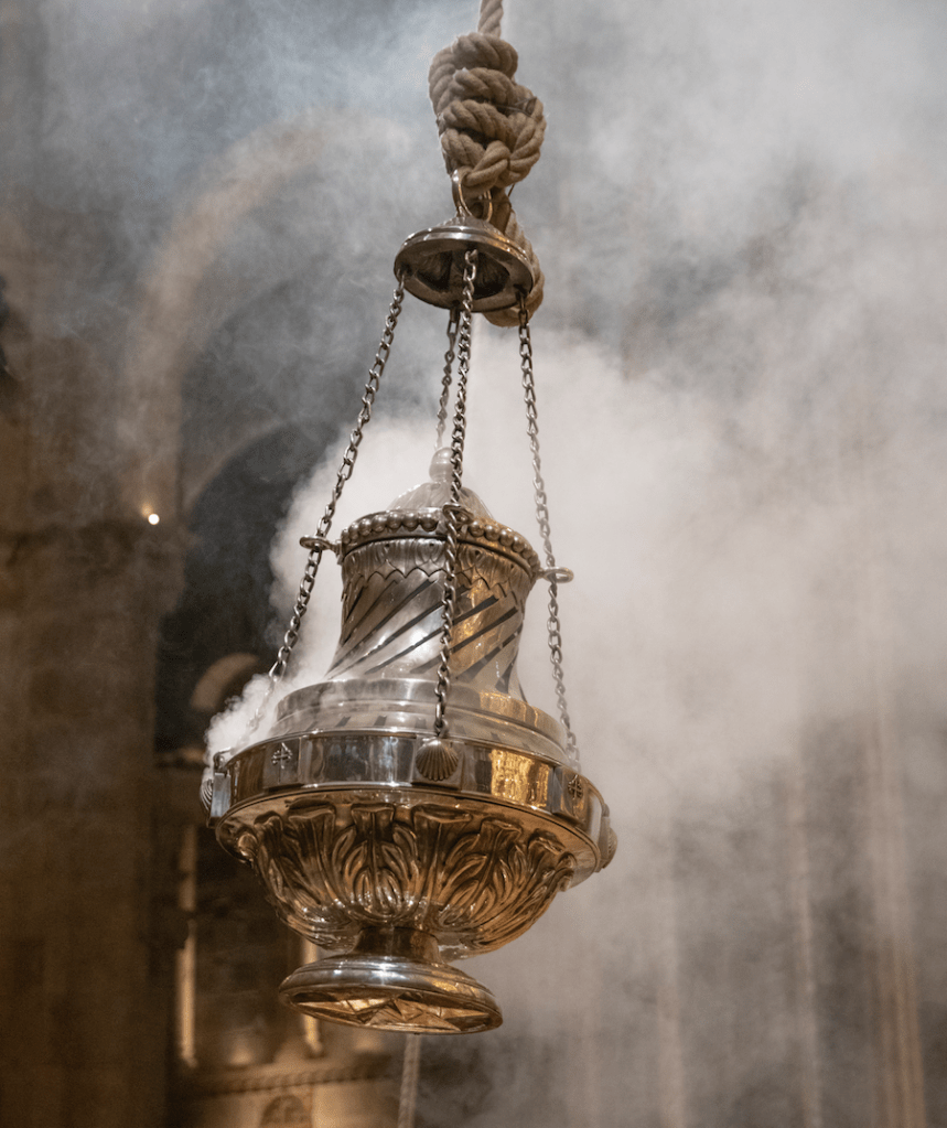 El Botafumeiro, el alma que vuela entre incienso y leyenda - Catedral de Santiago de Compostela