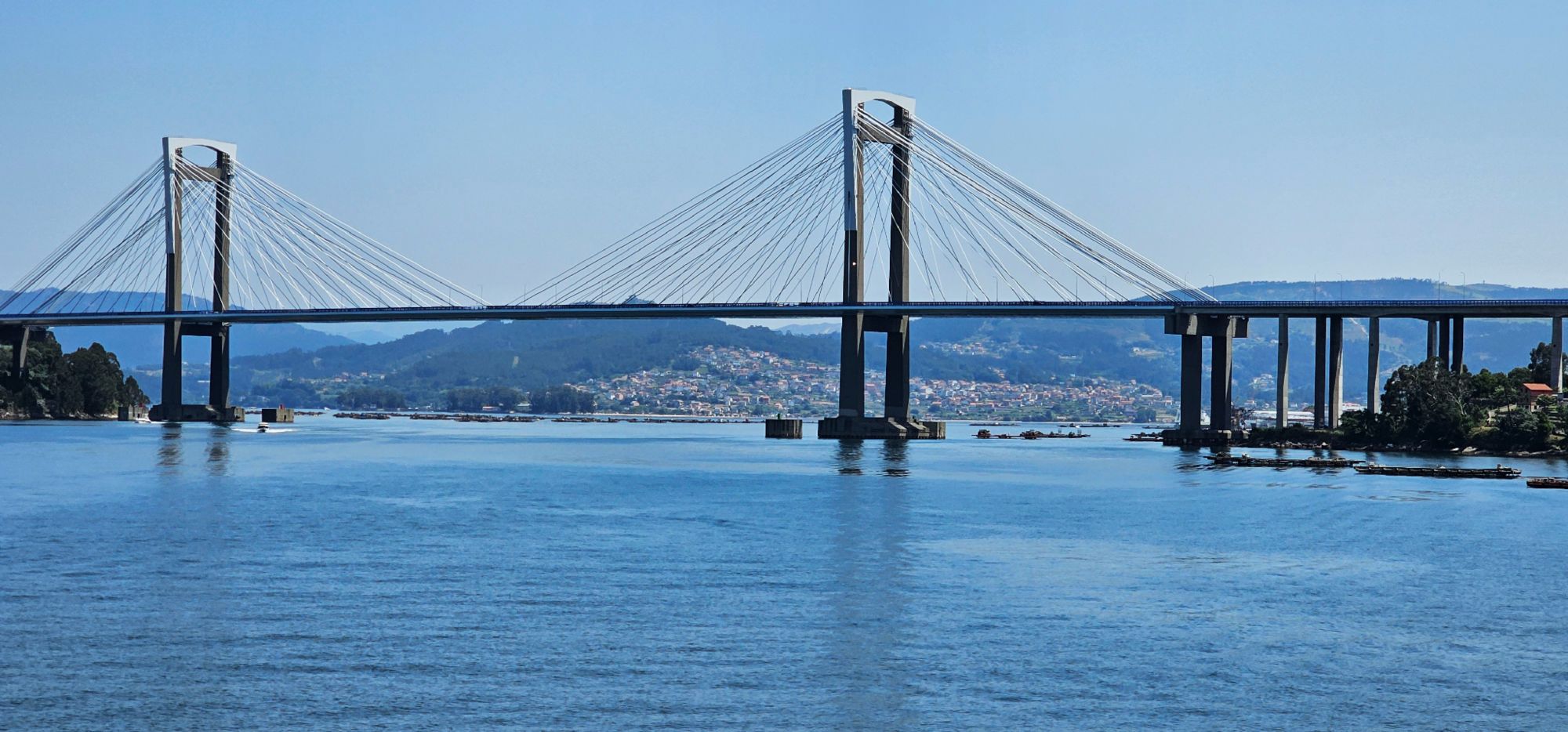 Excursión por la Ría de Vigo con degustación de mejillones – Naviera Mar de Ons