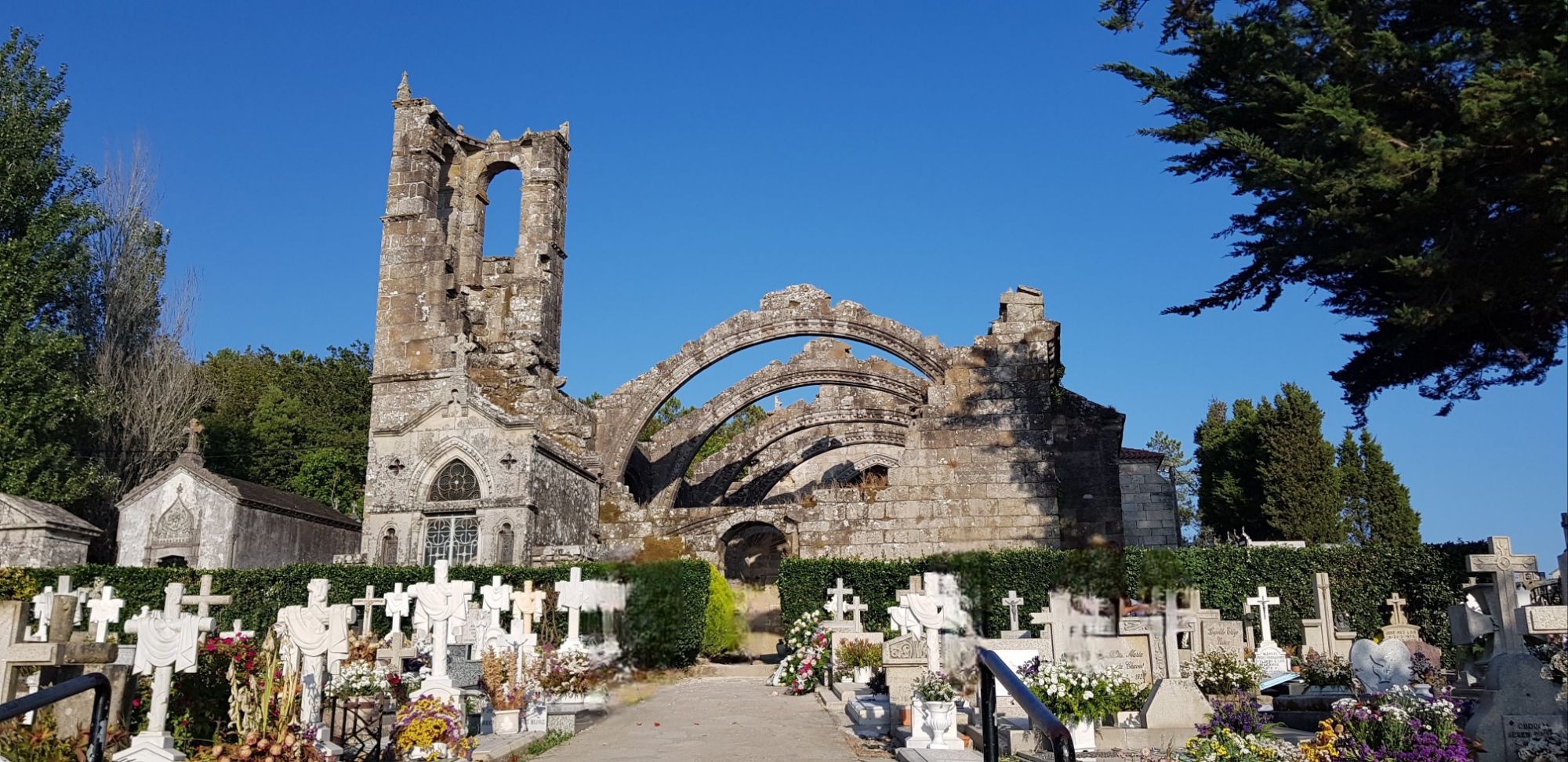 Las Ruinas de Santa Mariña de Dozo