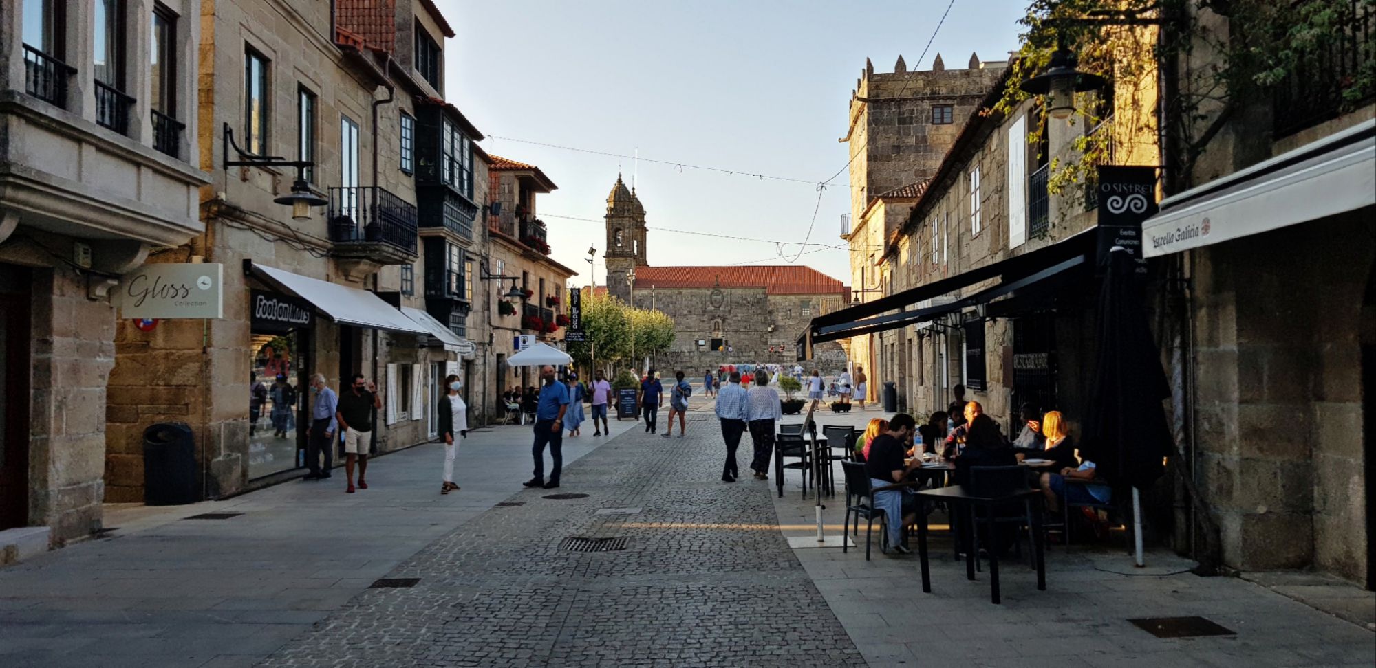 Cambados, qué ver y hacer en la capital del albariño: historia, gastronomía y rutas por Galicia