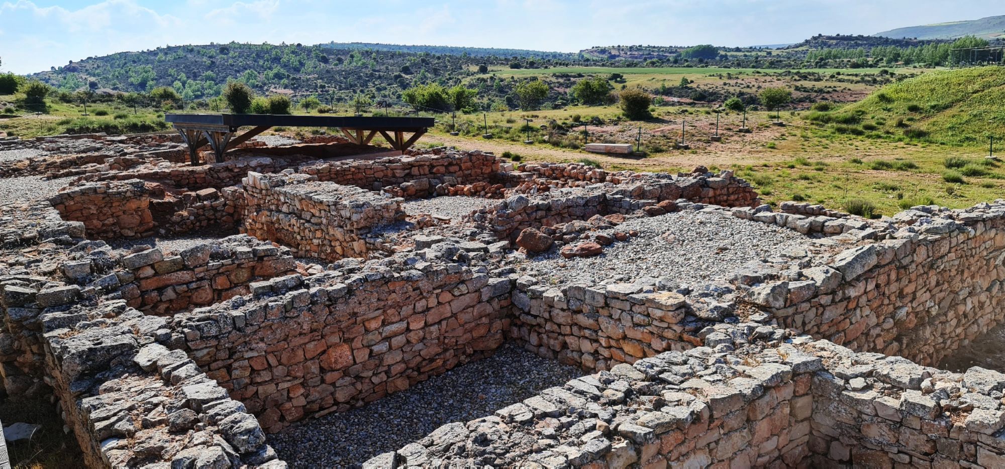 Yacimiento Arqueológico de Tiermes, la Petra española: un viaje al corazón de la ciudad rupestre