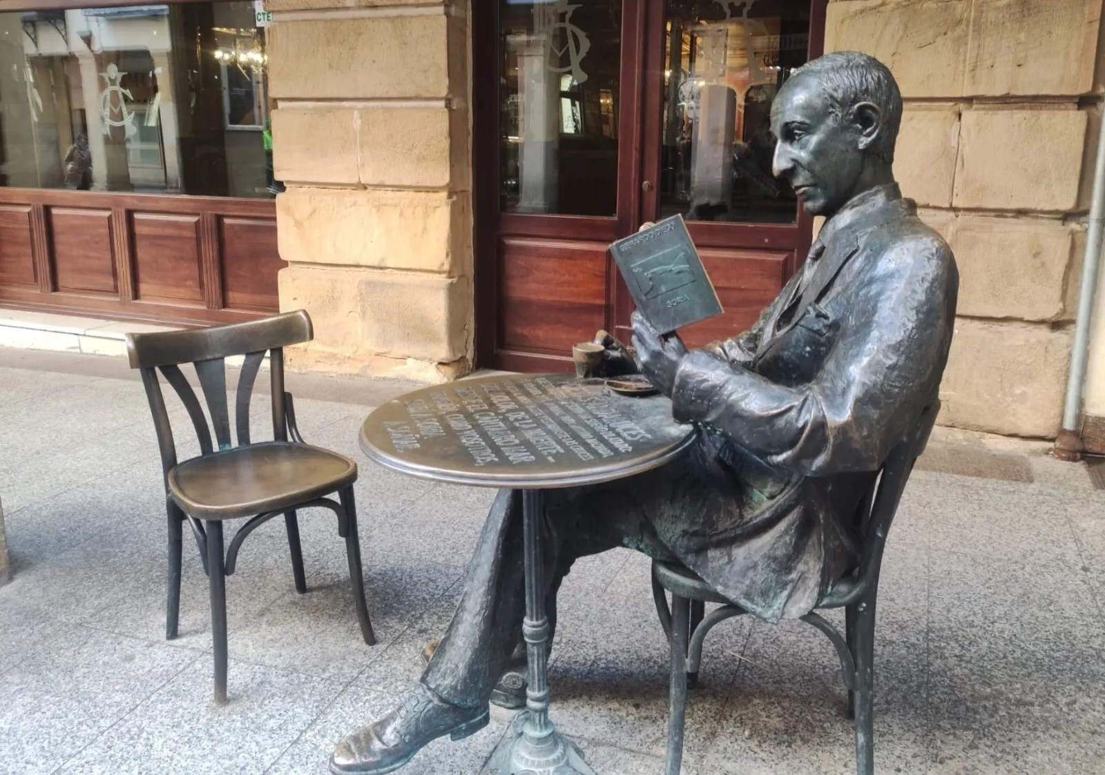 Tras los pasos de Machado en Soria: una ruta de versos y piedra