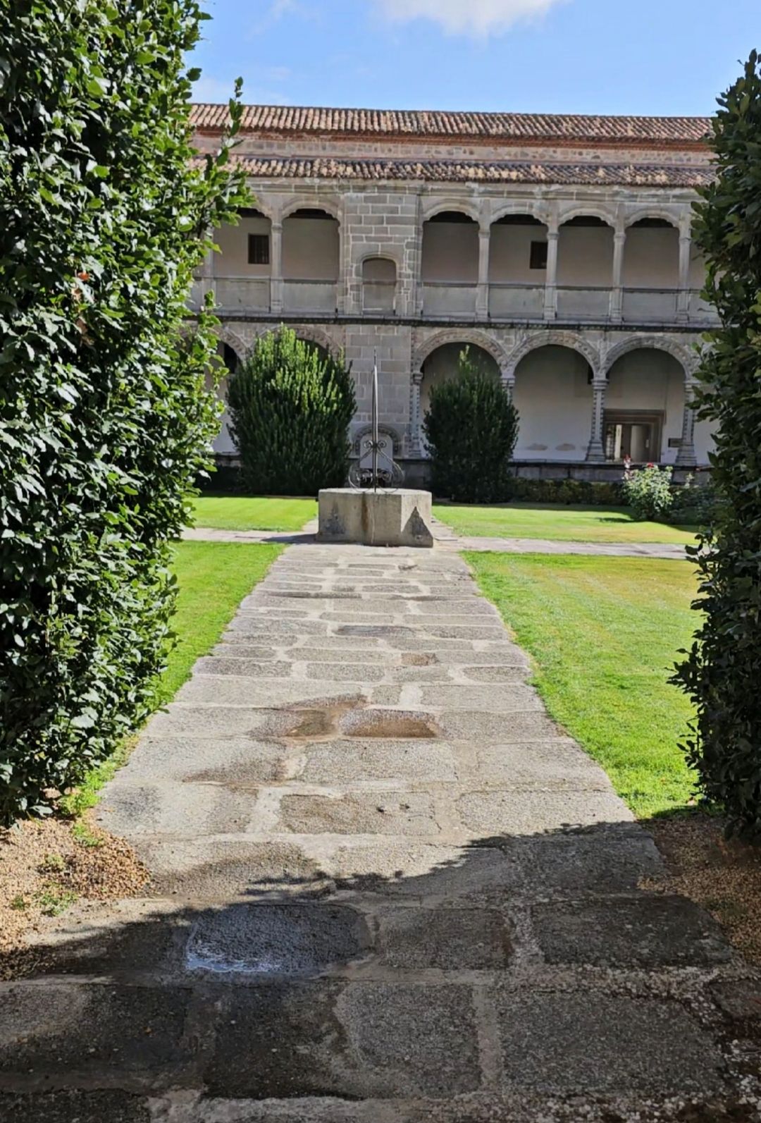 Real Monasterio de Santo Tomás de Ávila: historia, arte y silencio entre los muros del poder