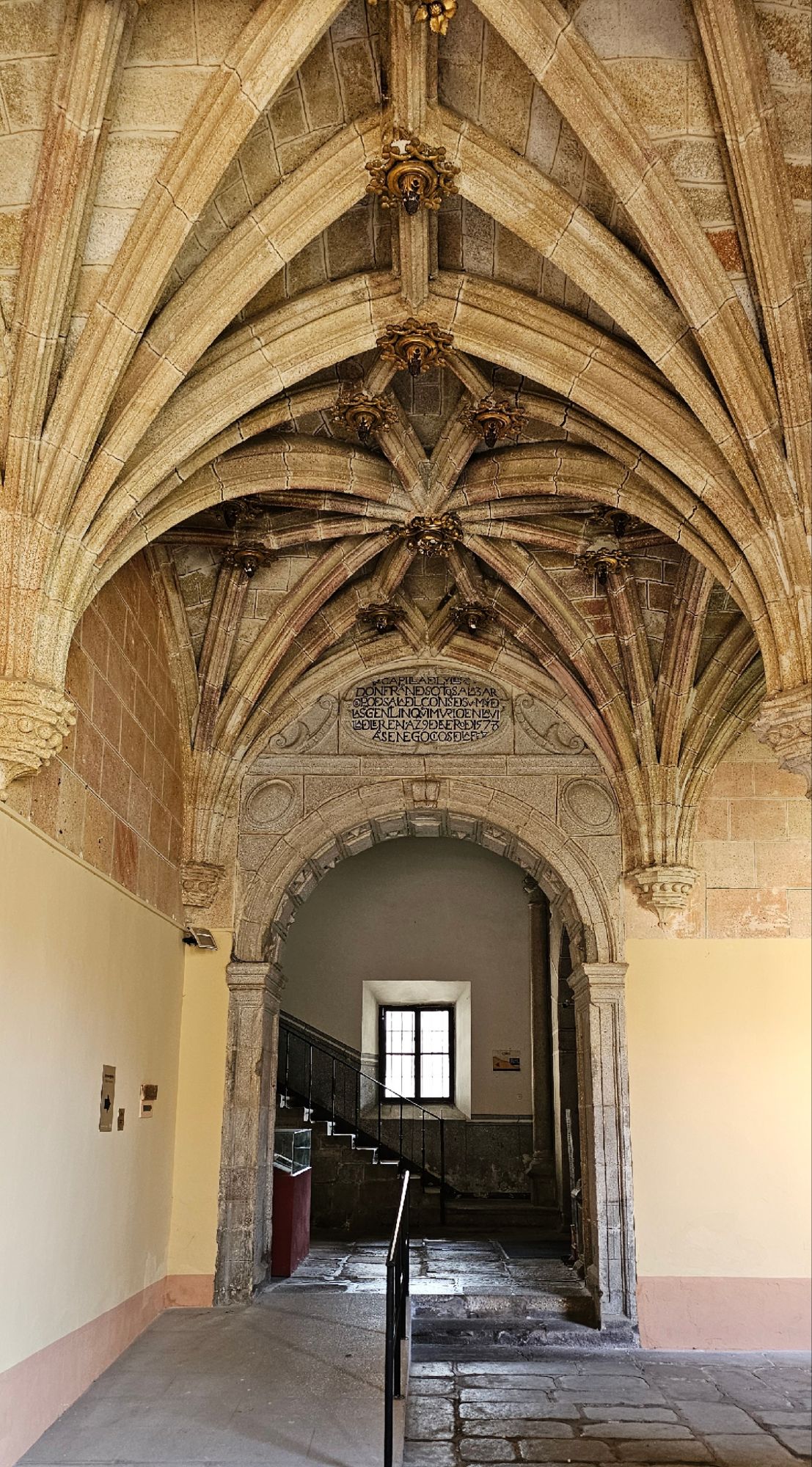 Real Monasterio de Santo Tomás de Ávila: historia, arte y silencio entre los muros del poder