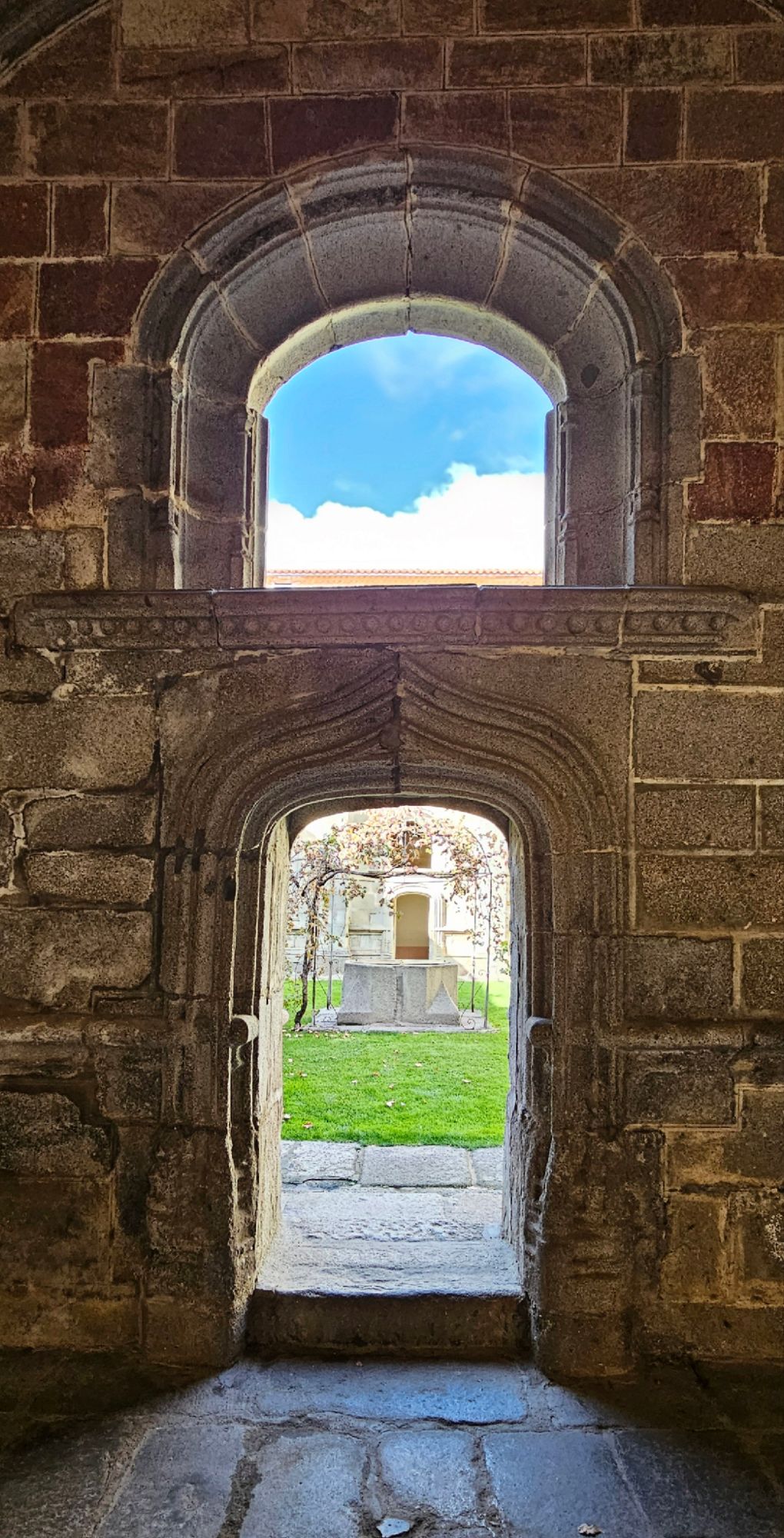 Real Monasterio de Santo Tomás de Ávila: historia, arte y silencio entre los muros del poder