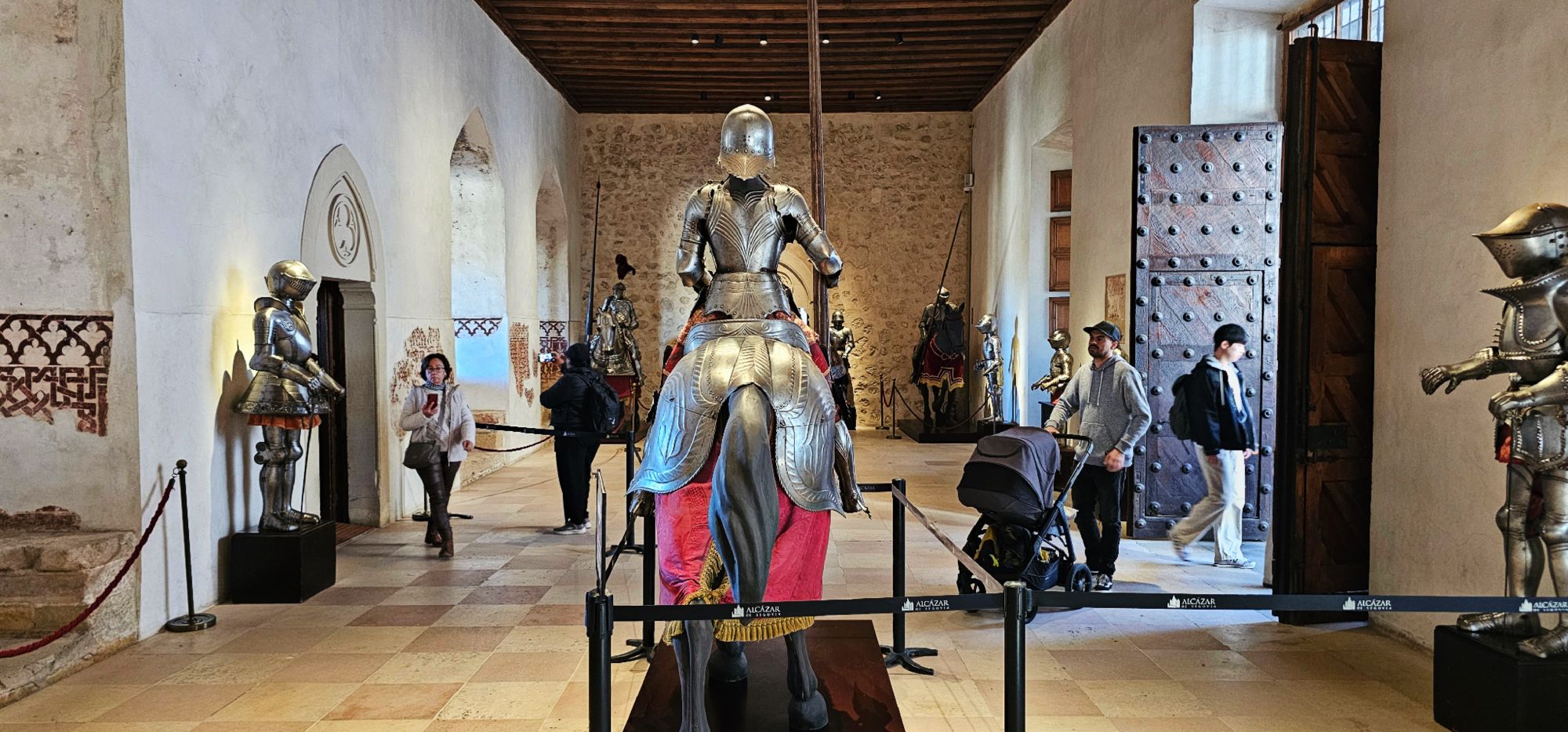 El Alcázar de Segovia: historia, leyendas y la fortaleza que inspiró los castillos de cuento