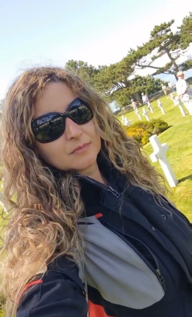 Guía para visitar Omaha Beach y el Cementerio Americano de Normandía: historia del Día D, qué ver, memorial, playa y consejos prácticos para una visita respetuosa.