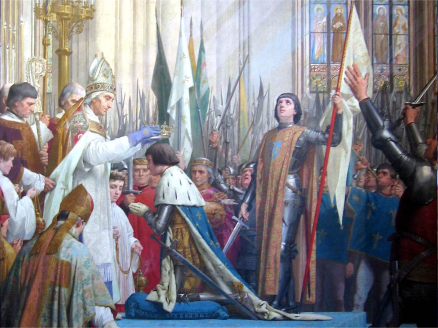 Descubre la historia real de Juana de Arco, las voces que la guiaron, el juicio en Rouen, su ejecución en la hoguera y cómo pasó de hereje a santa de Francia.