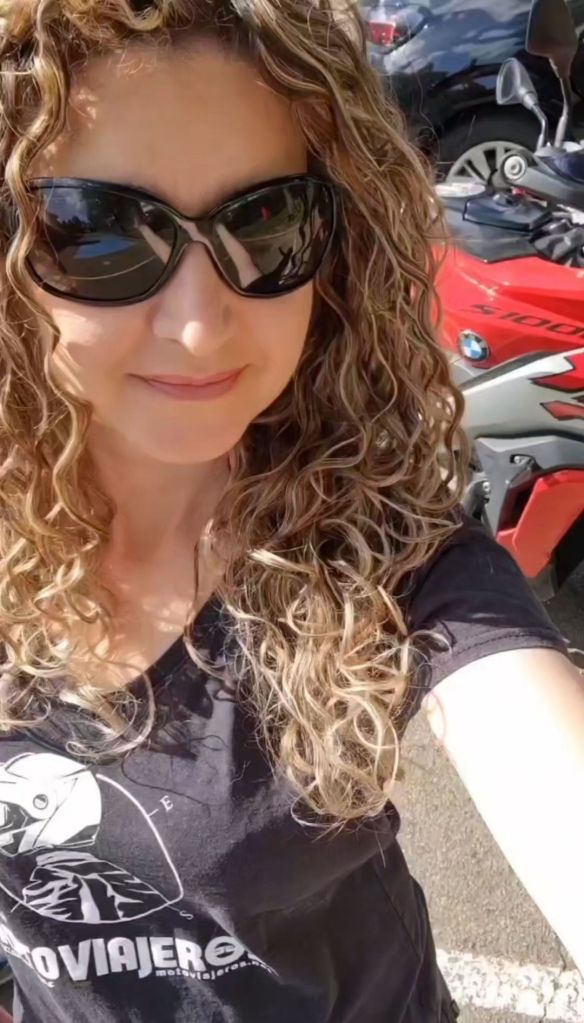 Descubre la mejor ruta de 5 días por el Valle del Loira en moto: itinerario detallado con castillos imprescindibles, pueblos medievales, bodegas, mapas, consejos prácticos y presupuesto.