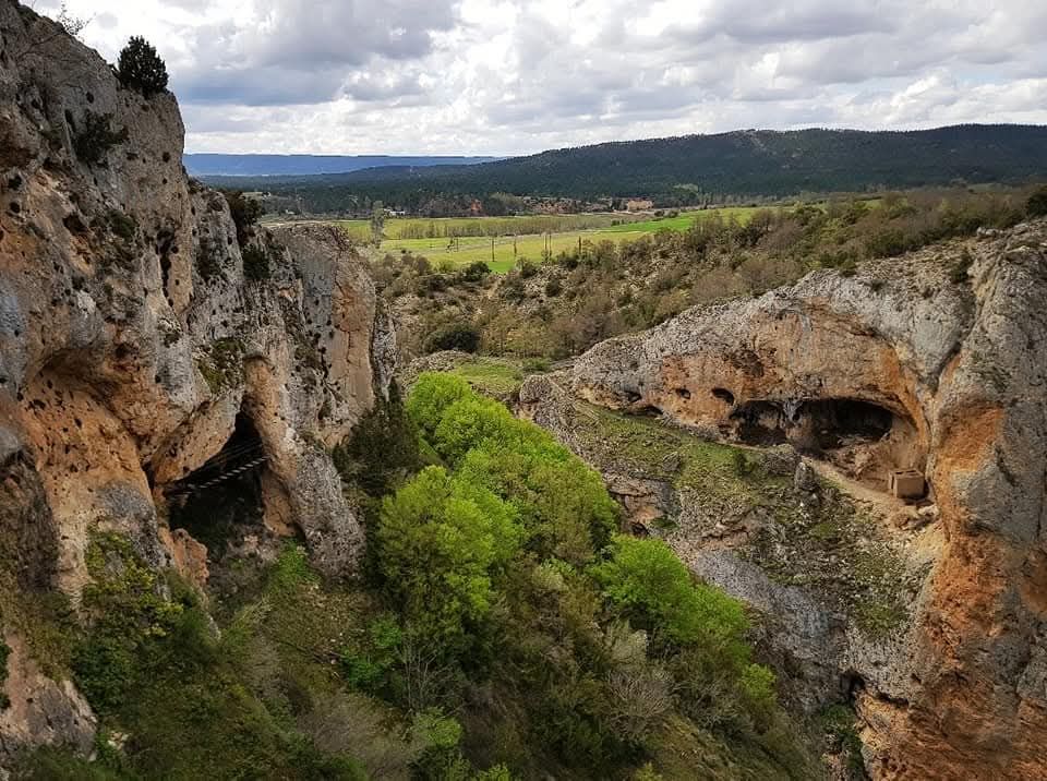 Descubre el Ventano del Diablo en Cuenca, un espectacular mirador sobre el cañón del río Júcar. Cómo llegar, qué ver y ruta por la Serranía de Cuenca.